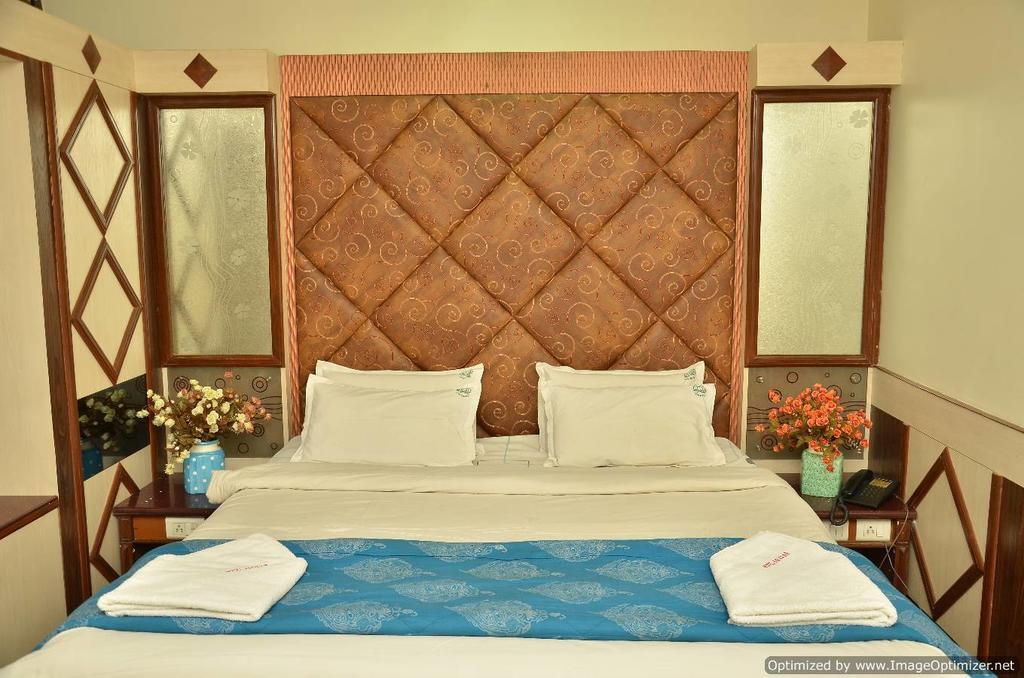Palayankottai Hotel Aryaas מראה חיצוני תמונה