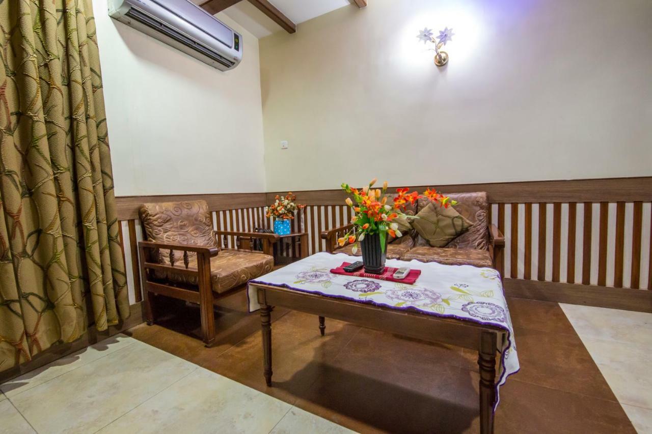 Palayankottai Hotel Aryaas מראה חיצוני תמונה