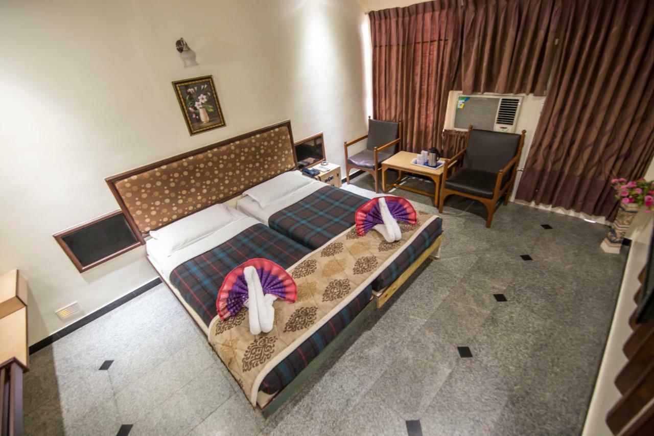 Palayankottai Hotel Aryaas מראה חיצוני תמונה