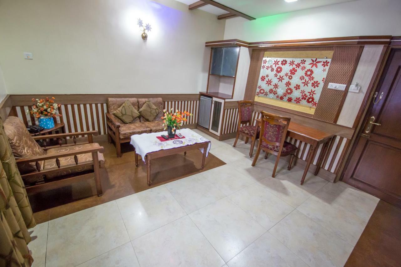 Palayankottai Hotel Aryaas מראה חיצוני תמונה