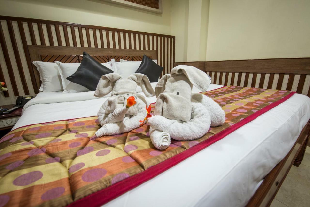Palayankottai Hotel Aryaas מראה חיצוני תמונה