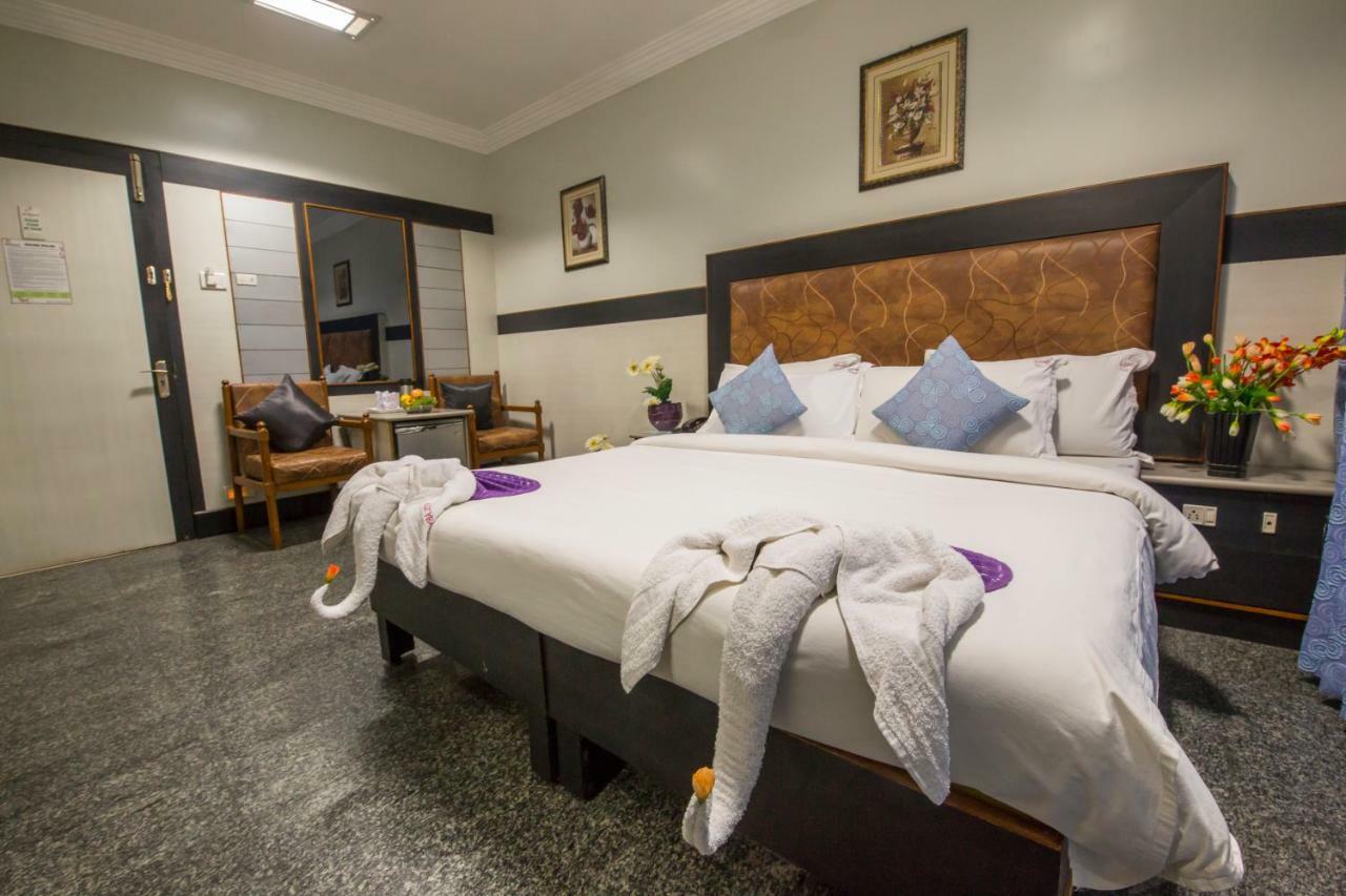 Palayankottai Hotel Aryaas מראה חיצוני תמונה