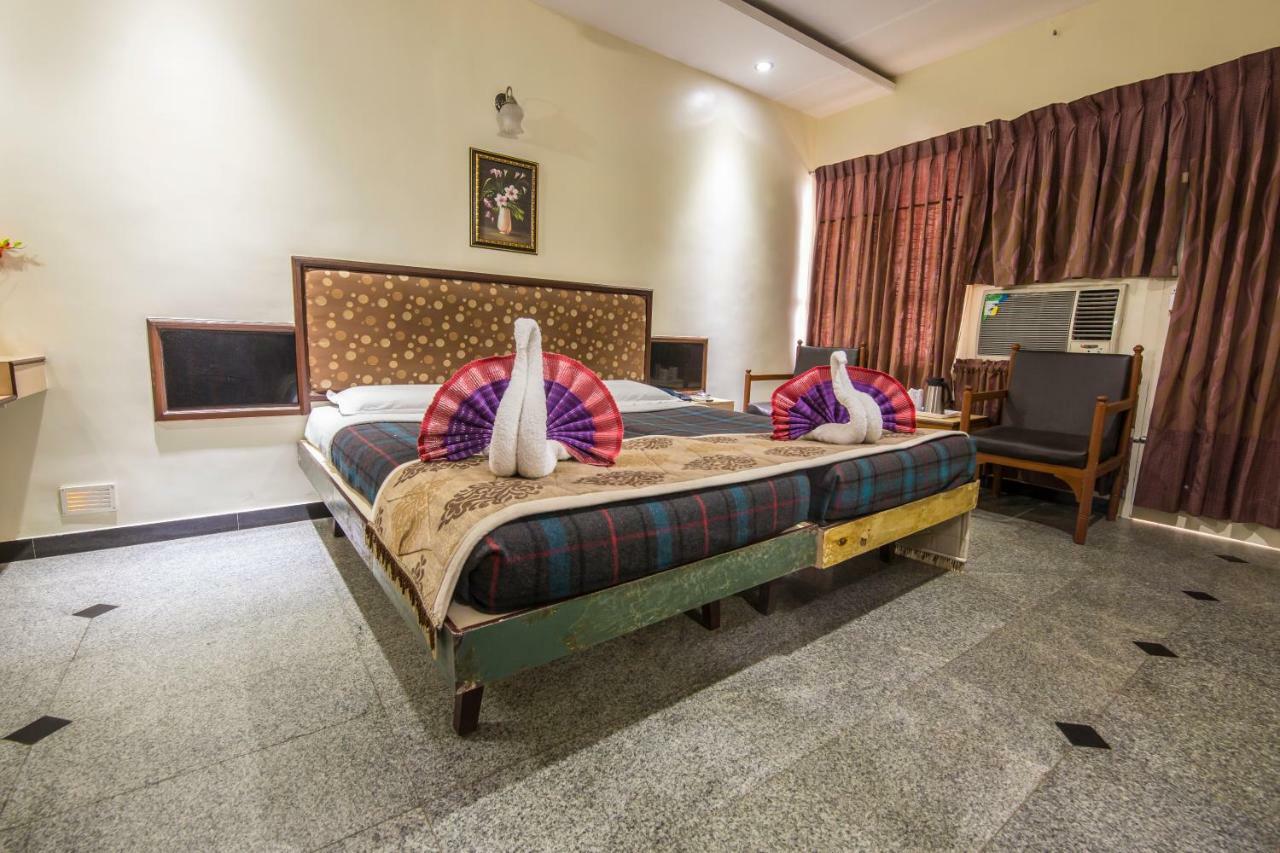Palayankottai Hotel Aryaas מראה חיצוני תמונה