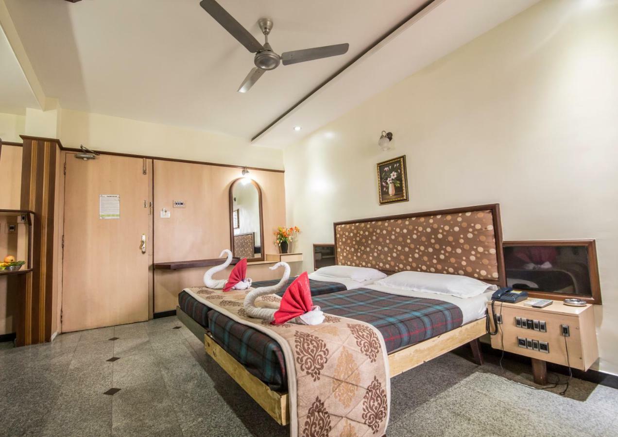 Palayankottai Hotel Aryaas מראה חיצוני תמונה