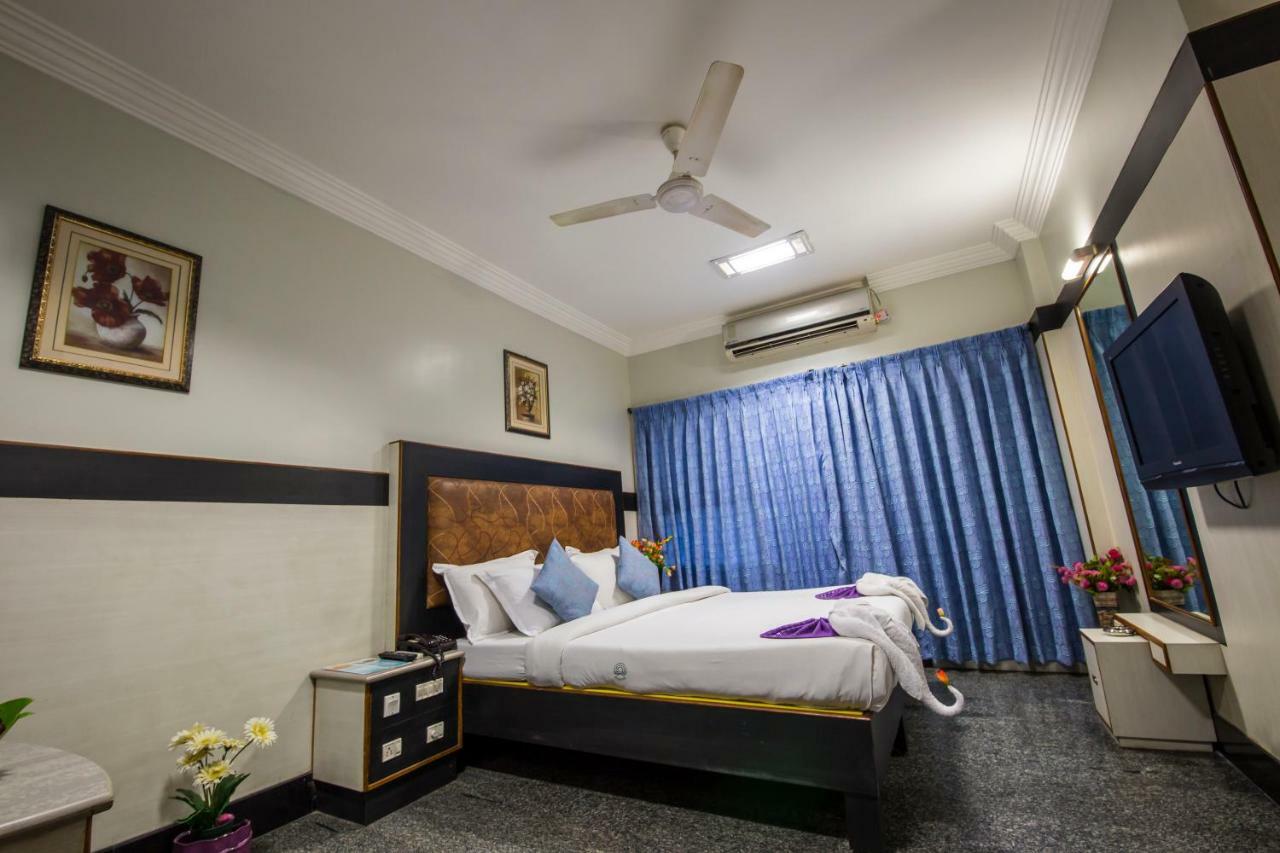 Palayankottai Hotel Aryaas מראה חיצוני תמונה