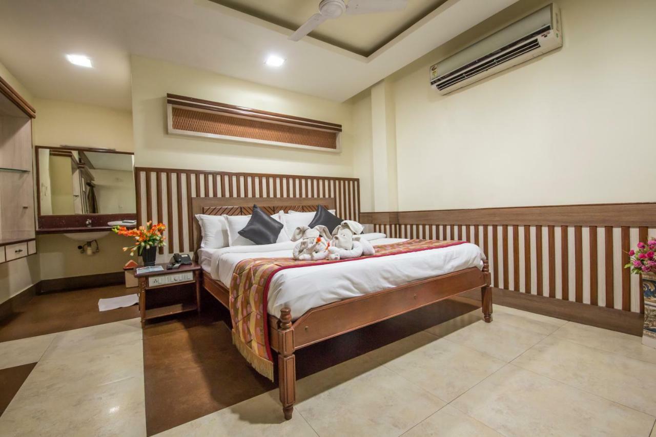 Palayankottai Hotel Aryaas מראה חיצוני תמונה