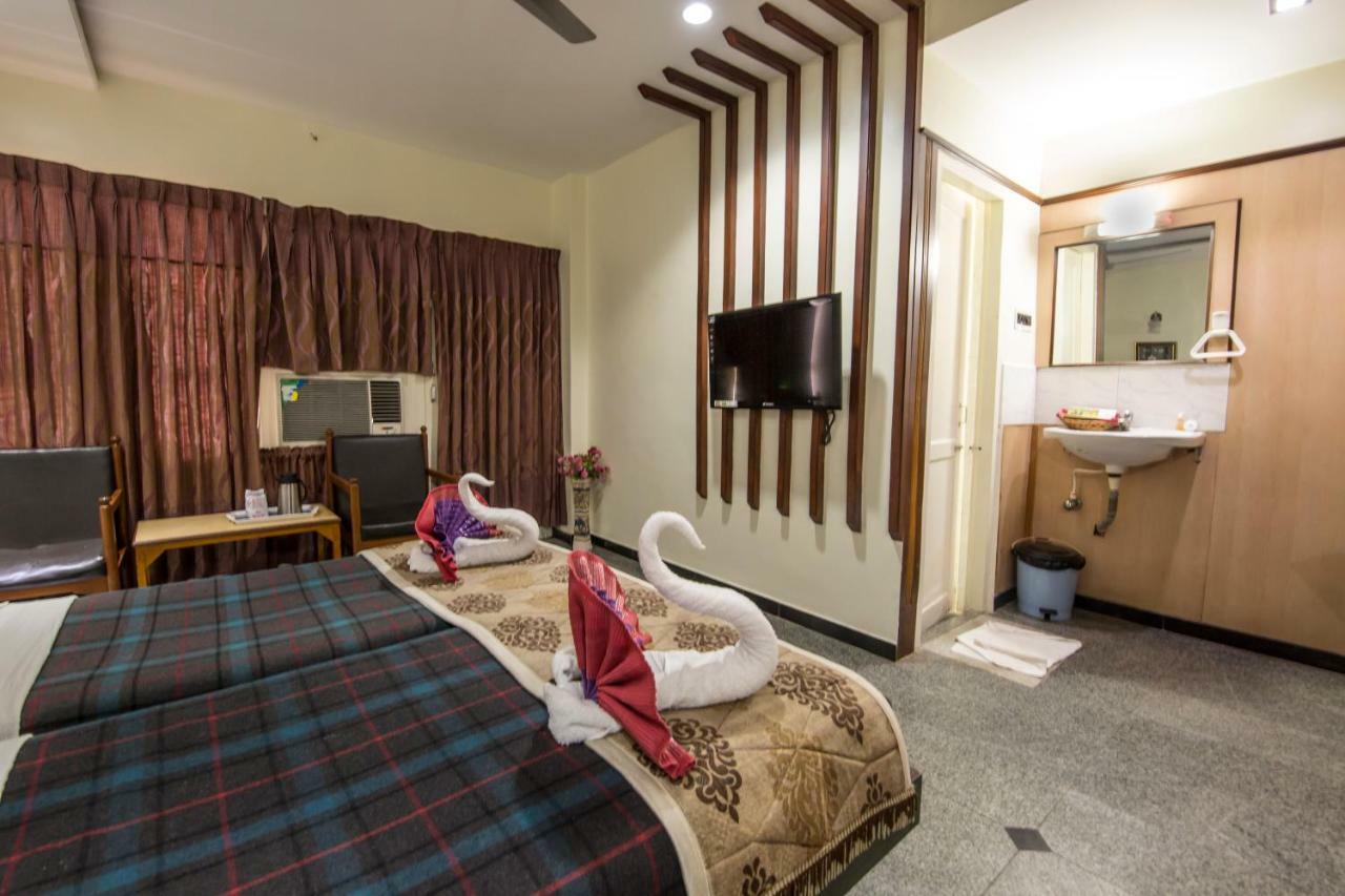 Palayankottai Hotel Aryaas מראה חיצוני תמונה